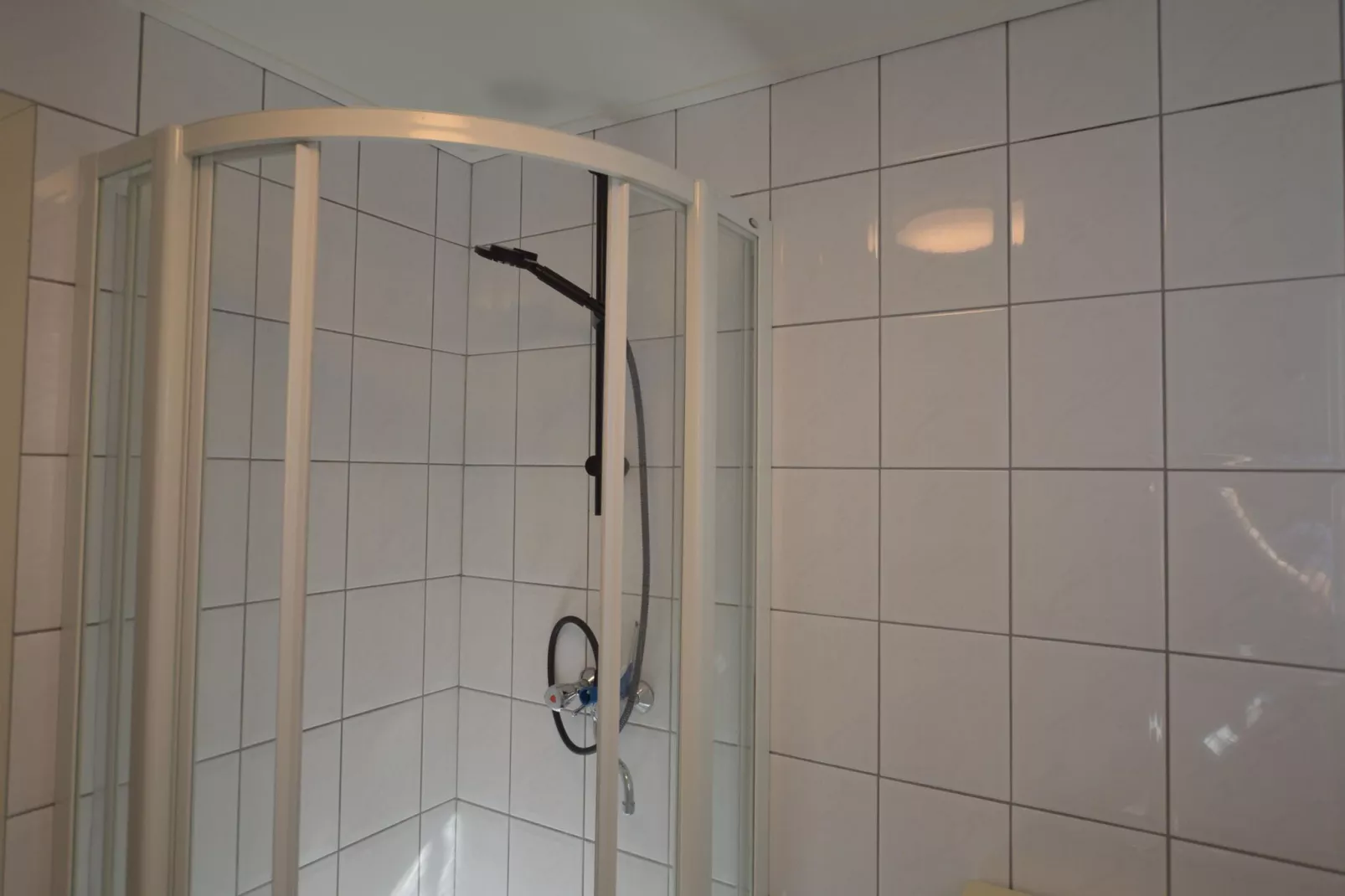 Buitenplaats Berg en Bos nummer 43-Bathroom