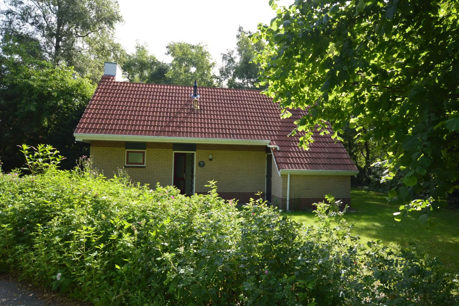 Buitenplaats Berg en Bos nummer 43-Gardens summer