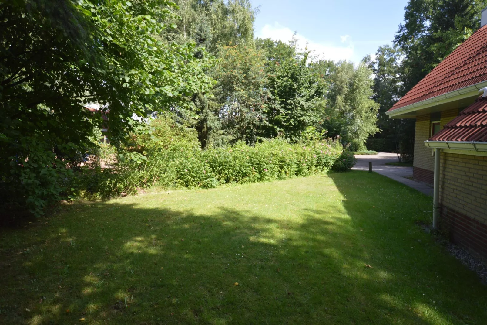 Buitenplaats Berg en Bos nummer 43-Gardens summer