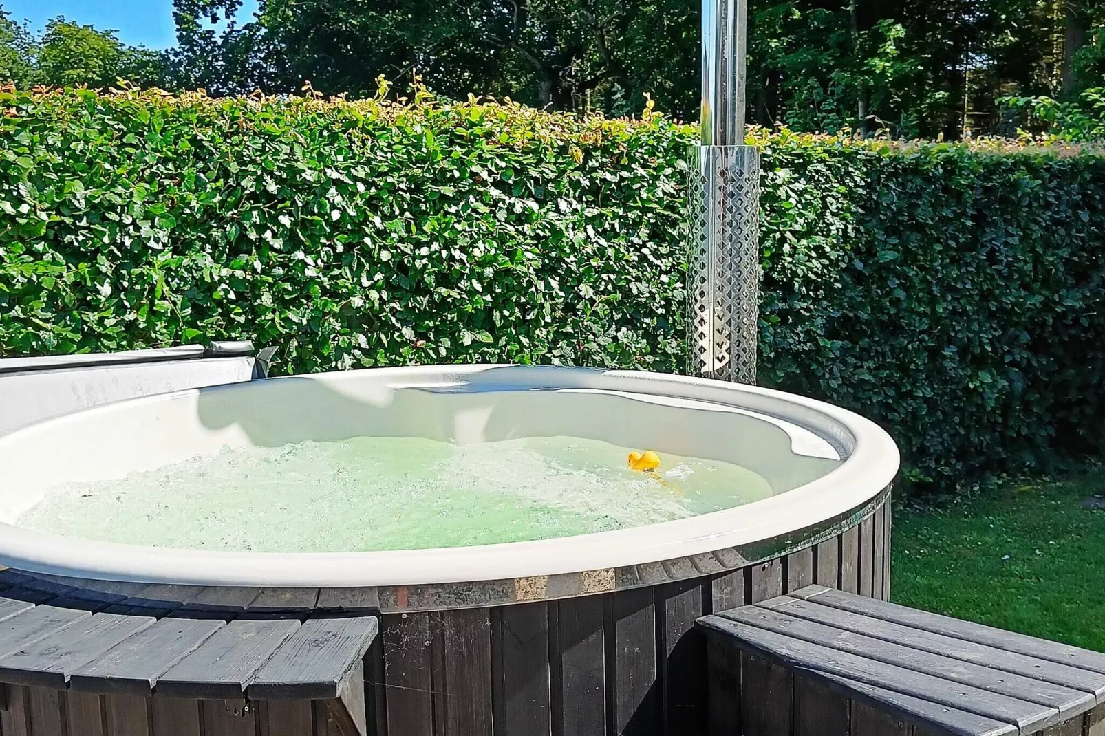 6 Personen Ferienhaus in Bjert-Wellnessbereich