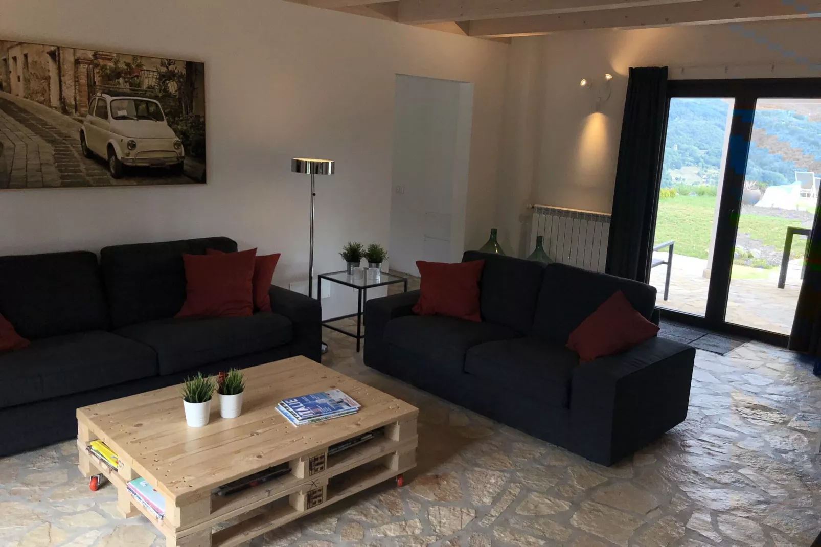 Vistaverde-Living room