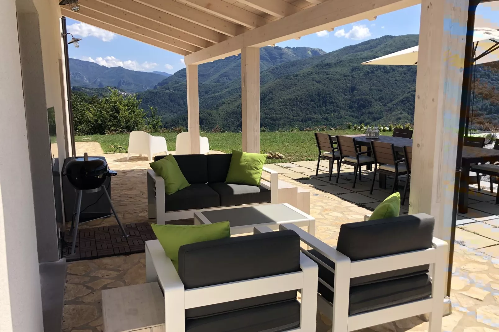 Vistaverde-Terrace balcony