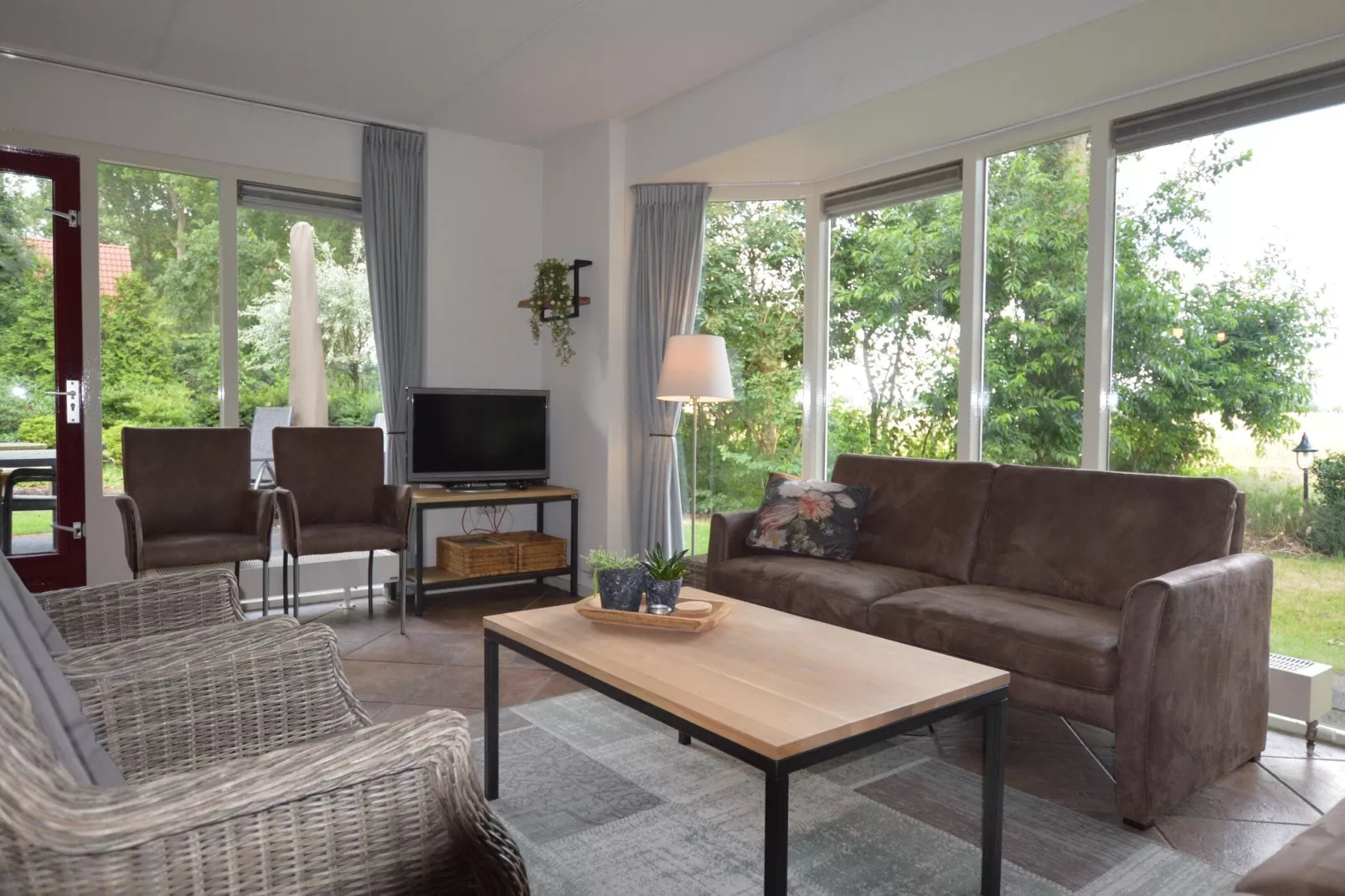 Buitenplaats Berg en Bos nummer 15-Living room