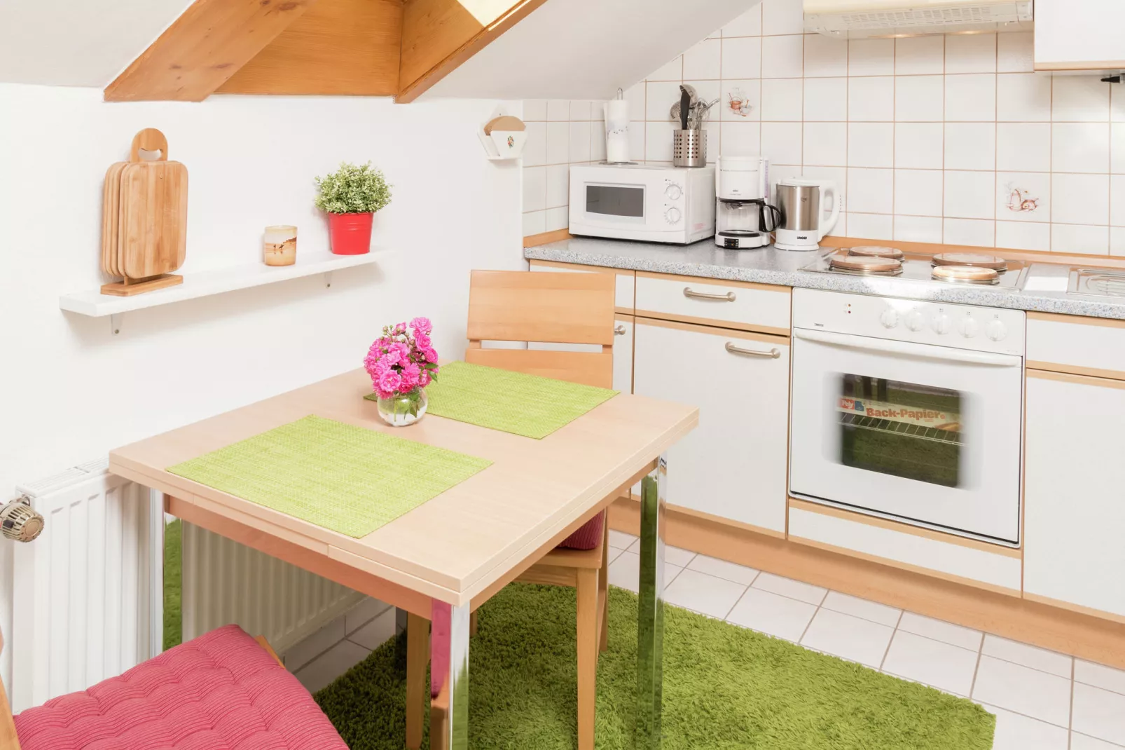 Isidor-Dining room
