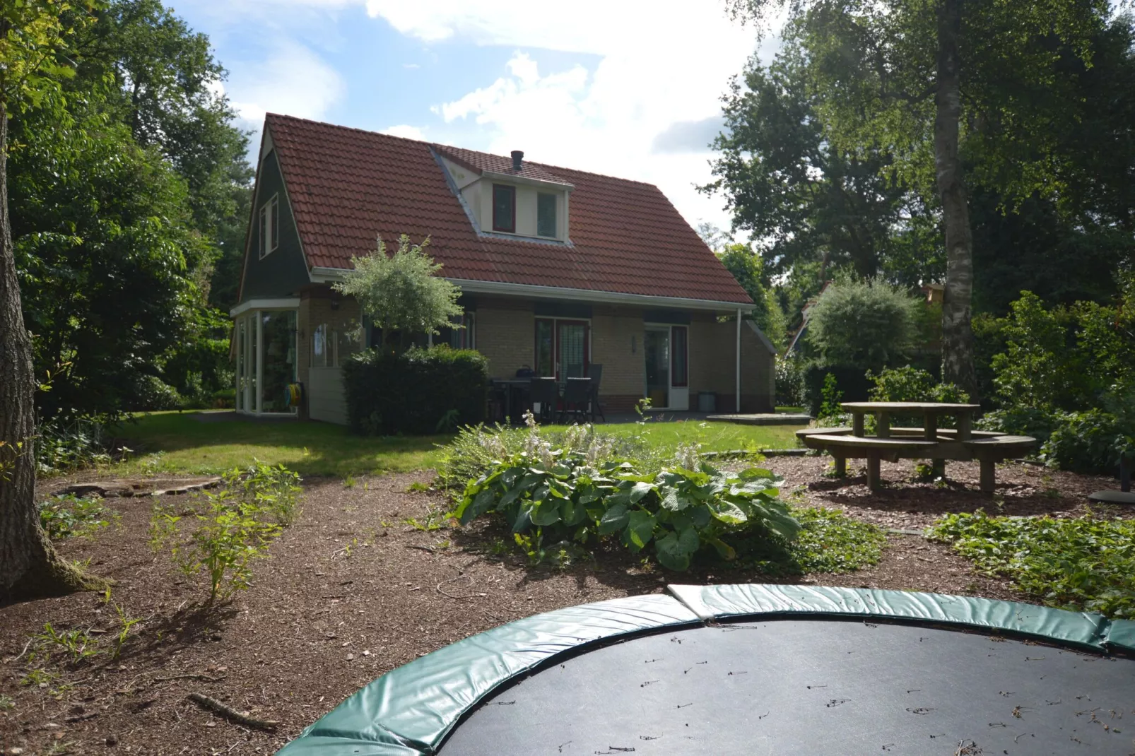 Buitenplaats Berg en Bos nummer 15-Gardens summer