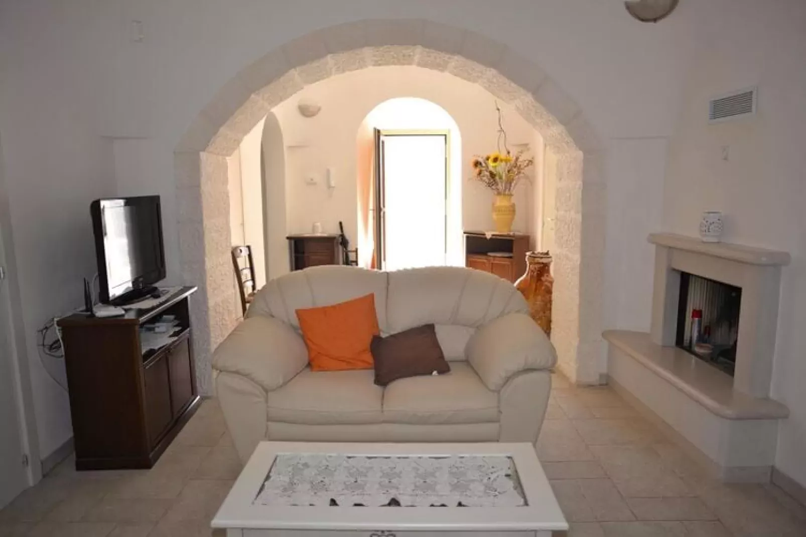 Holiday home Cisternino-Trullo Ulivo Antico-Salon