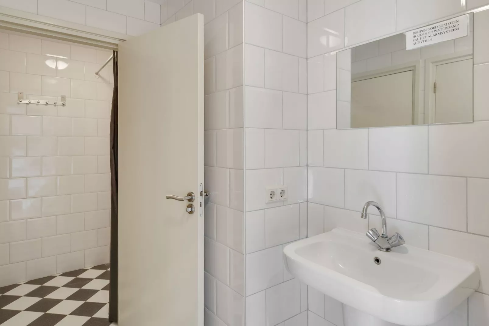 Hoeve de Drogenberg de Schuur-Bathroom