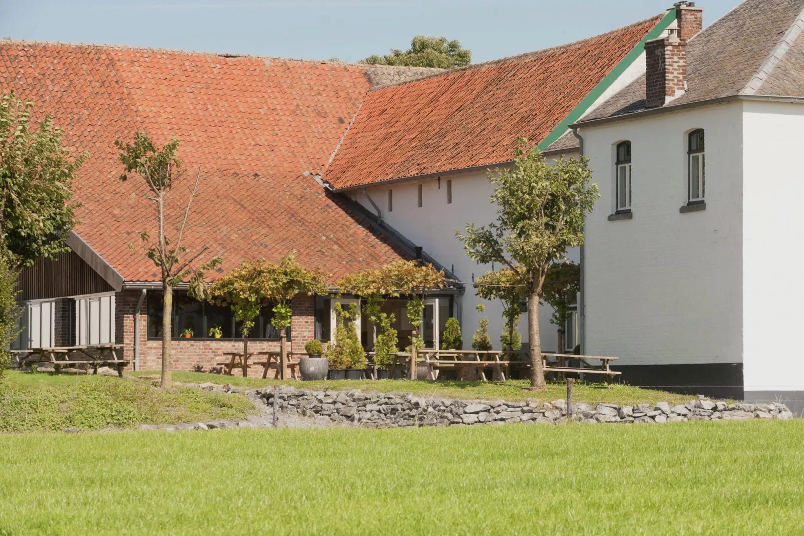 Hoeve de Drogenberg-Außenbereich Sommer