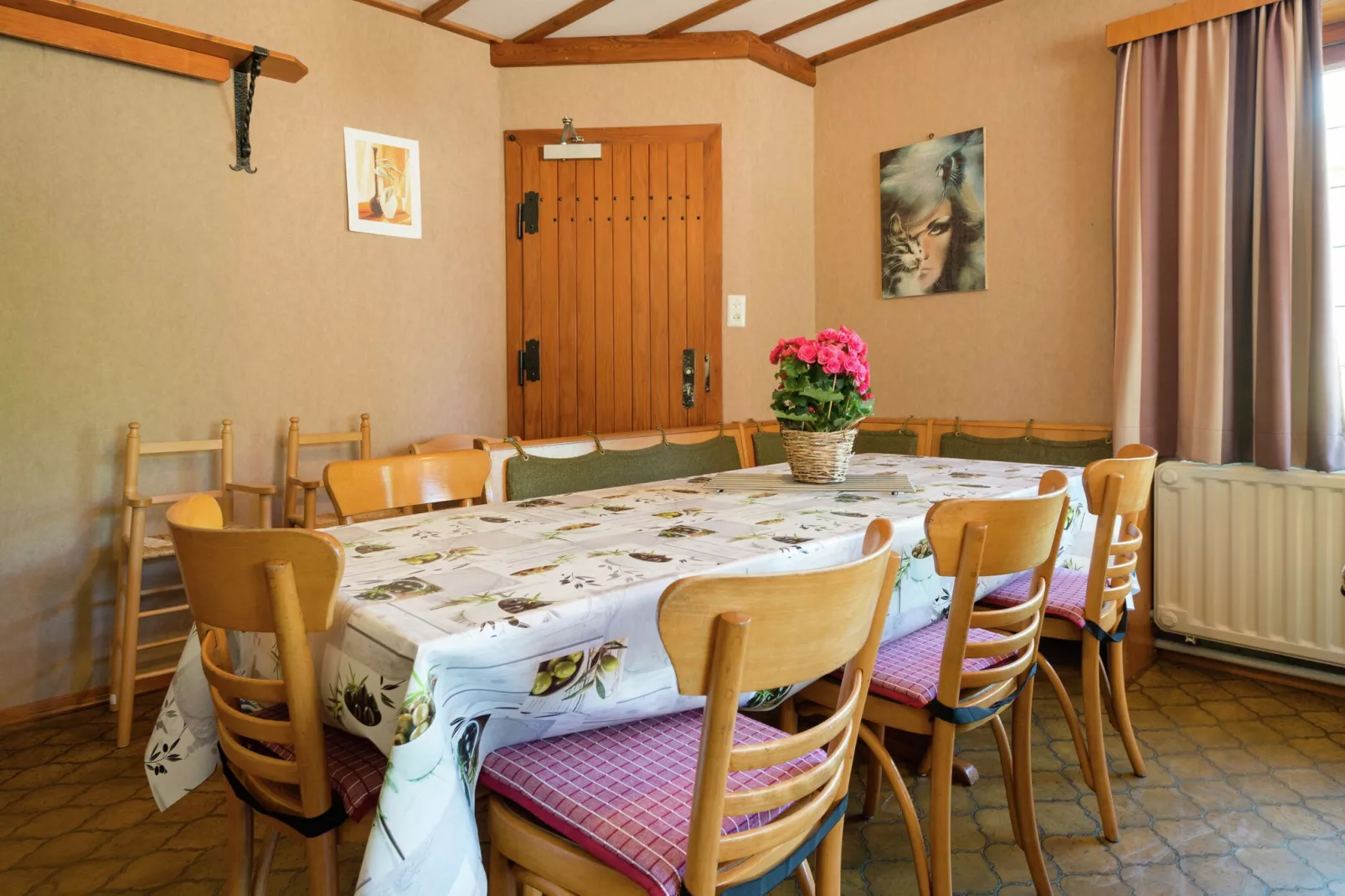 Am Brunnen-Dining room