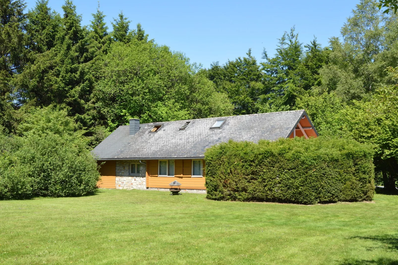 Névada pour huit-Exterior summer