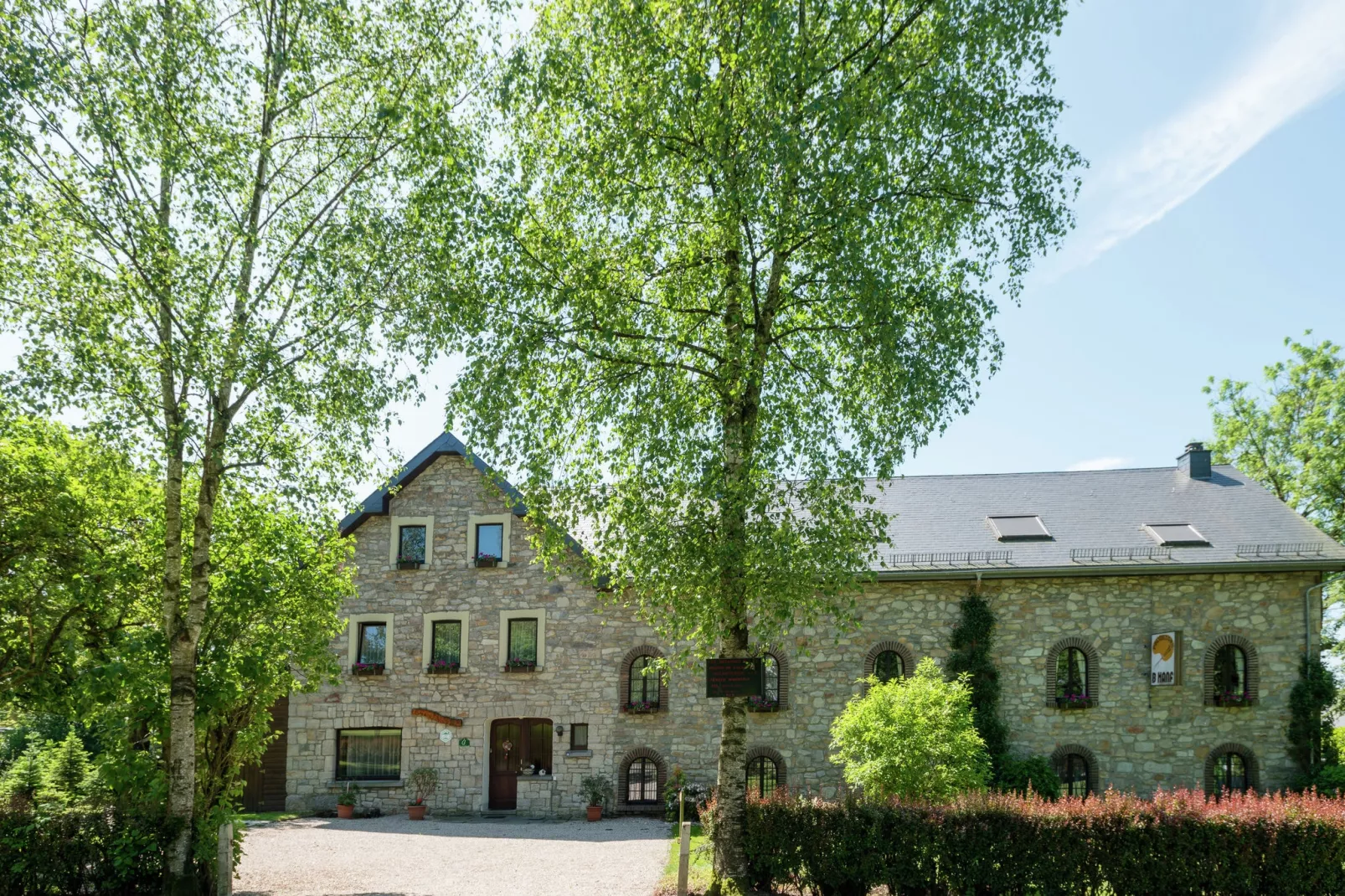 Les Mesanges-Exterior summer