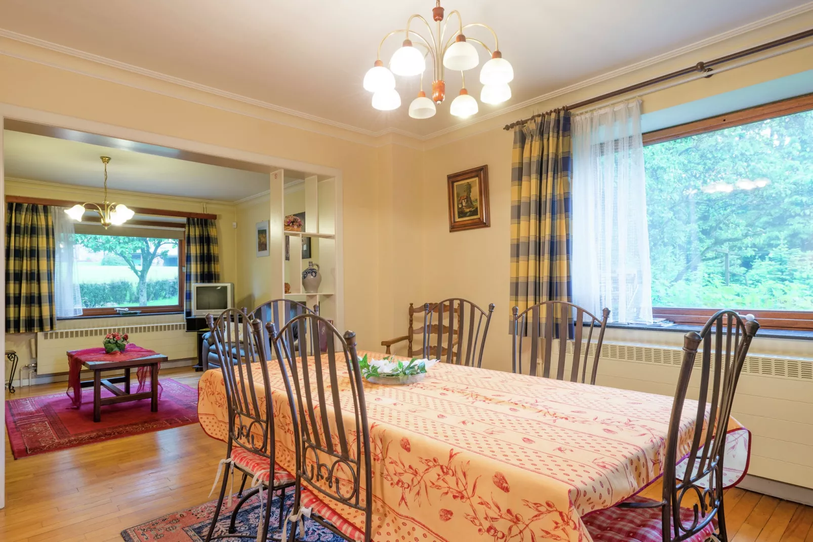 Les Mesanges-Dining room