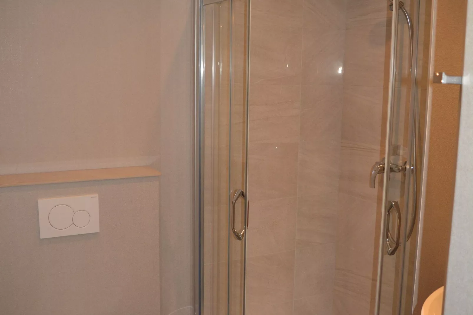 Les Mesanges-Bathroom