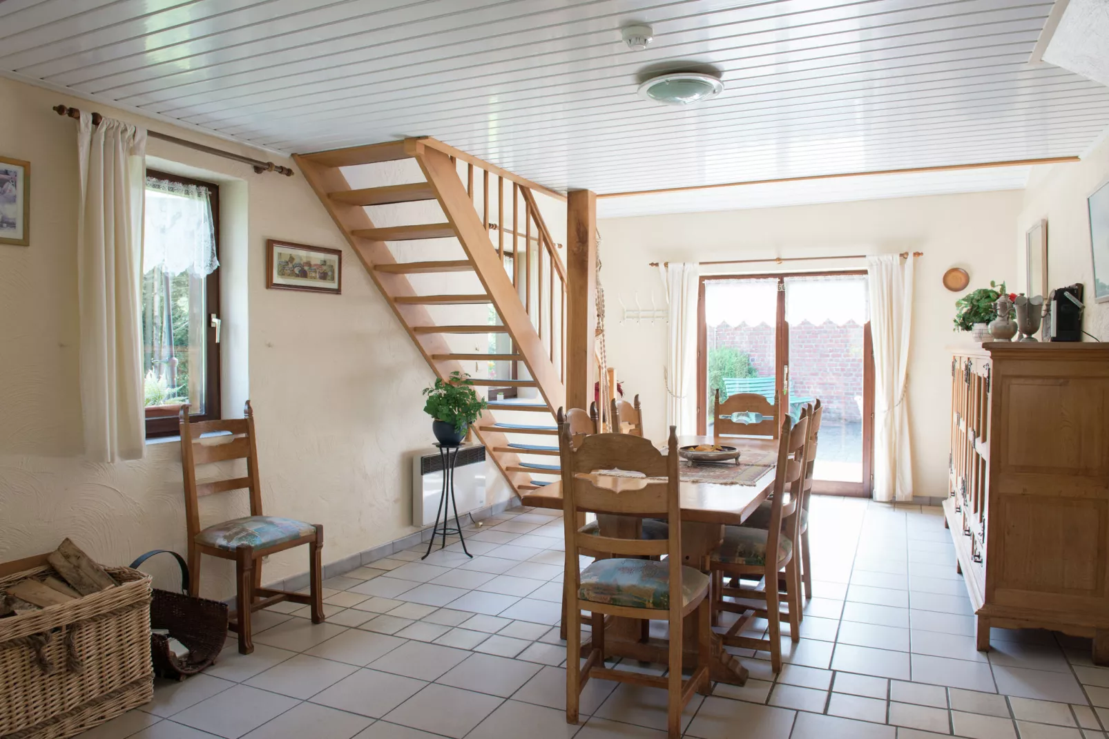 Terra-Dining room