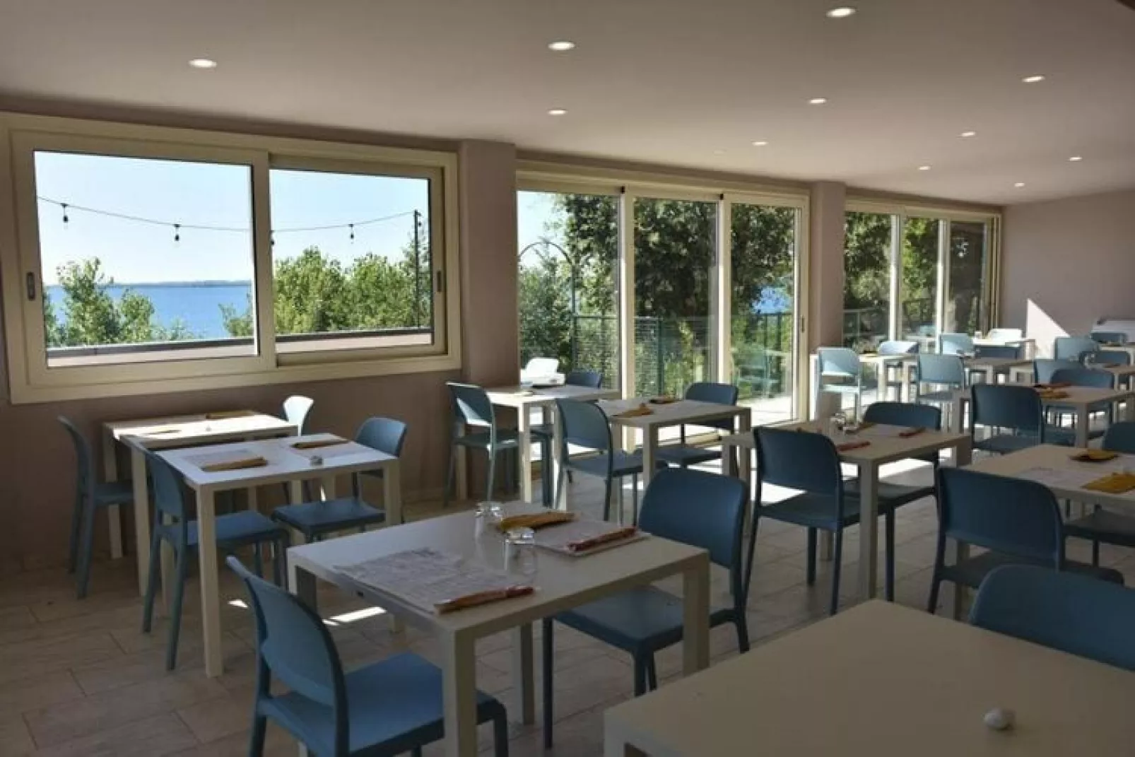 Caravan park della Colombaia Padenghe sul Garda-CM Panorama Spa-Living room