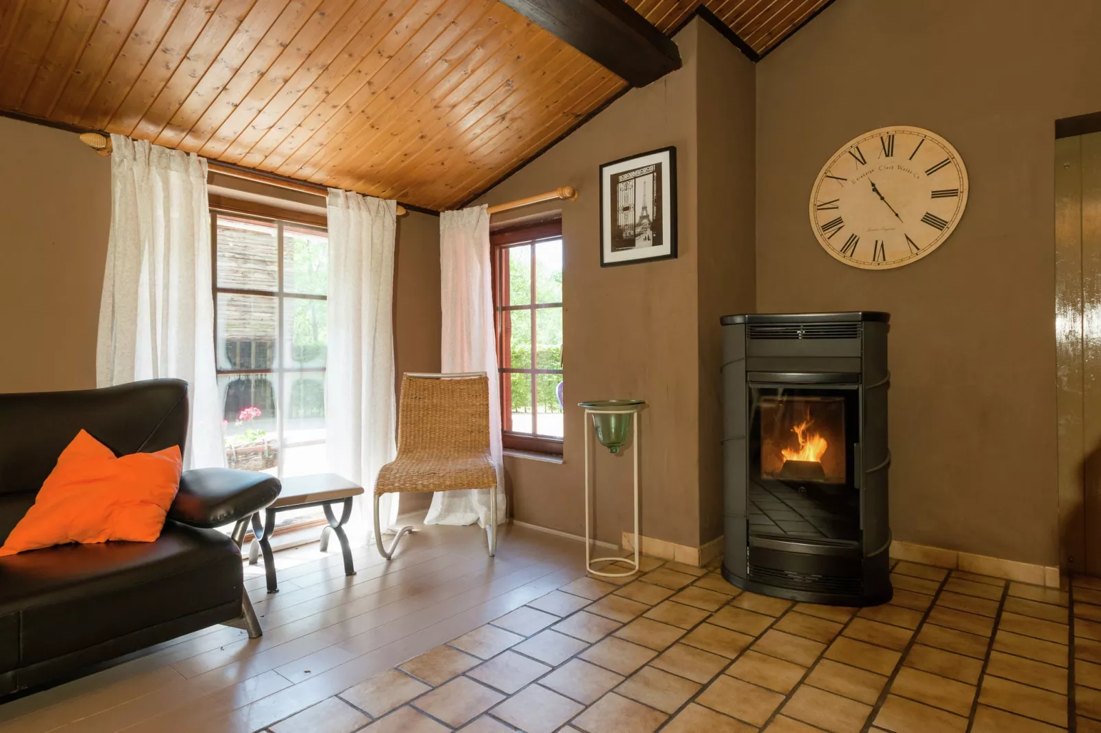 Ma Cabane-Living room