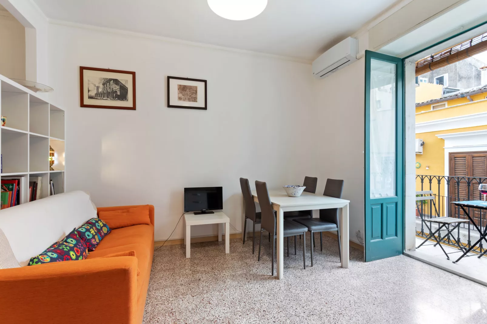 Appartamento in centro a Scicli con balcone-Dining room