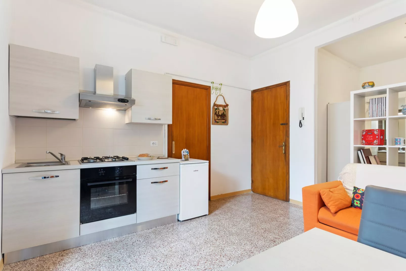 Appartamento in centro a Scicli con balcone-Kitchen