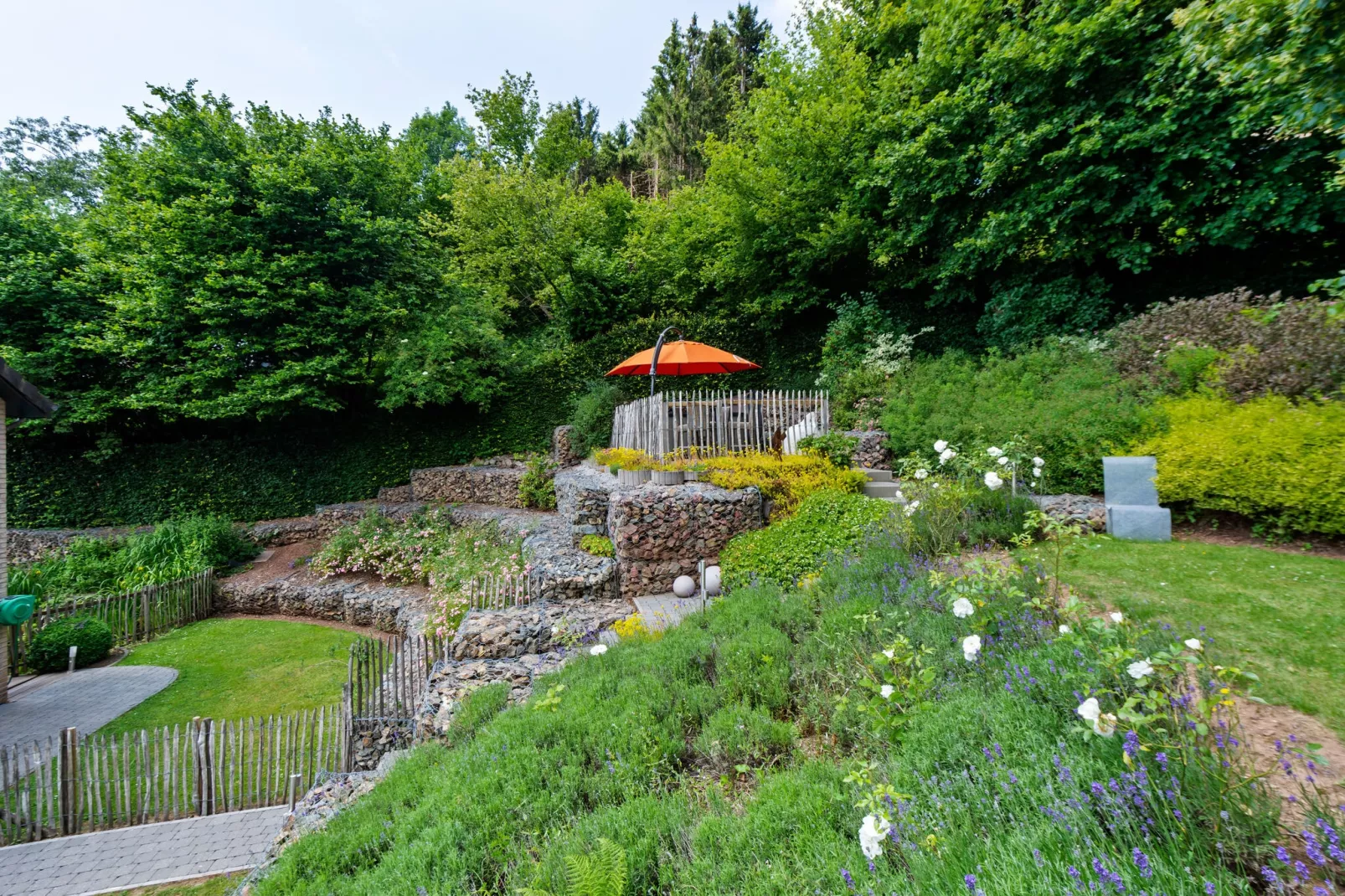 Le Rendez Vous-Gardens summer