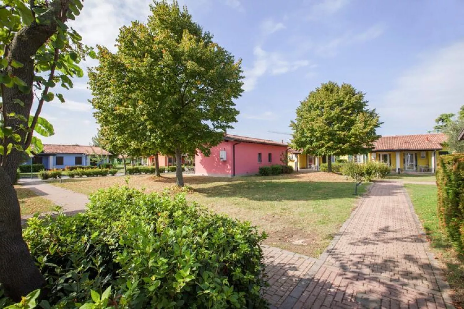 Residence The Garda Village, Sirmione-trilo comfort-Gardens summer