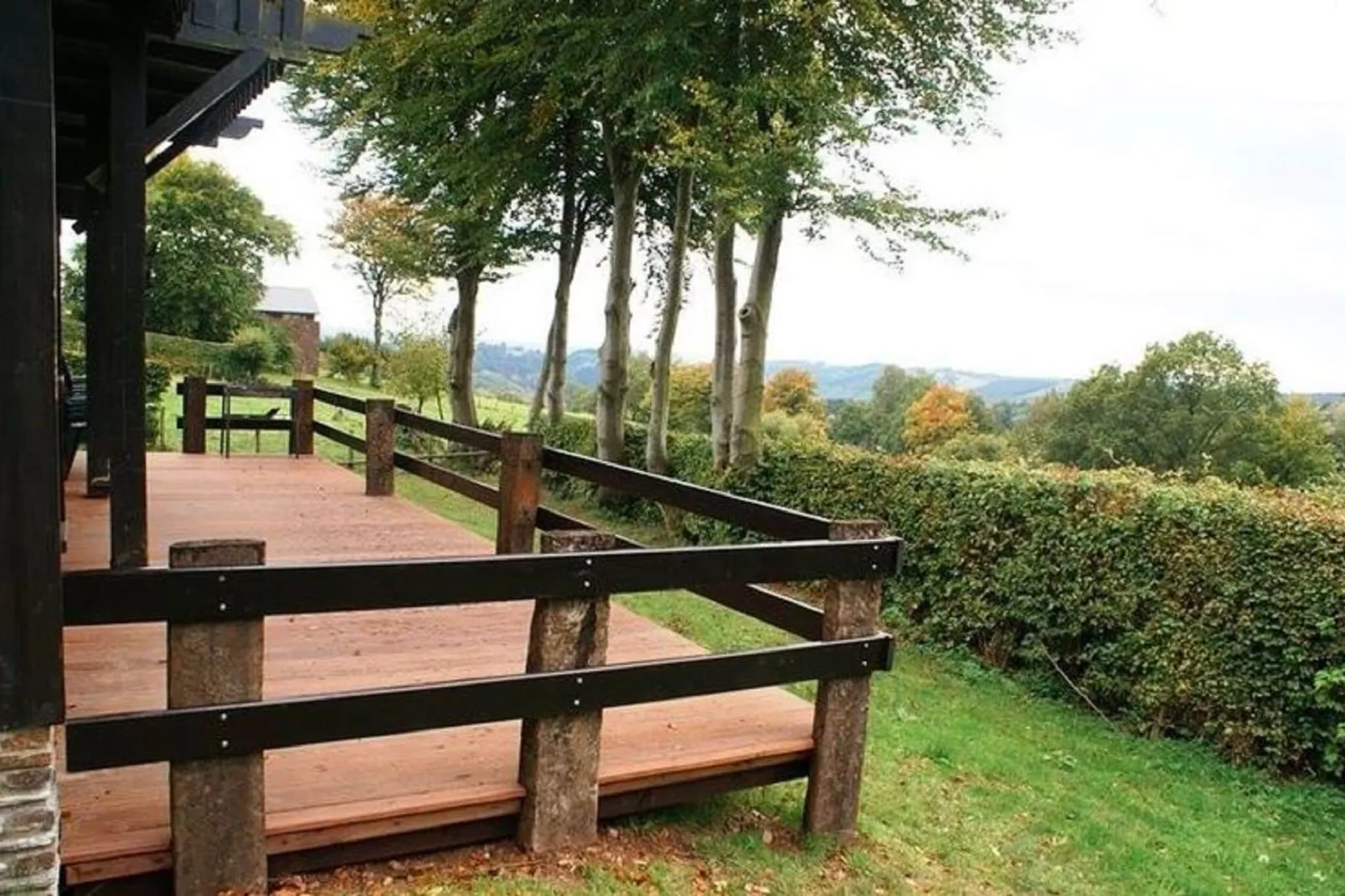 Au-dessus de la vallée-Terrace balcony