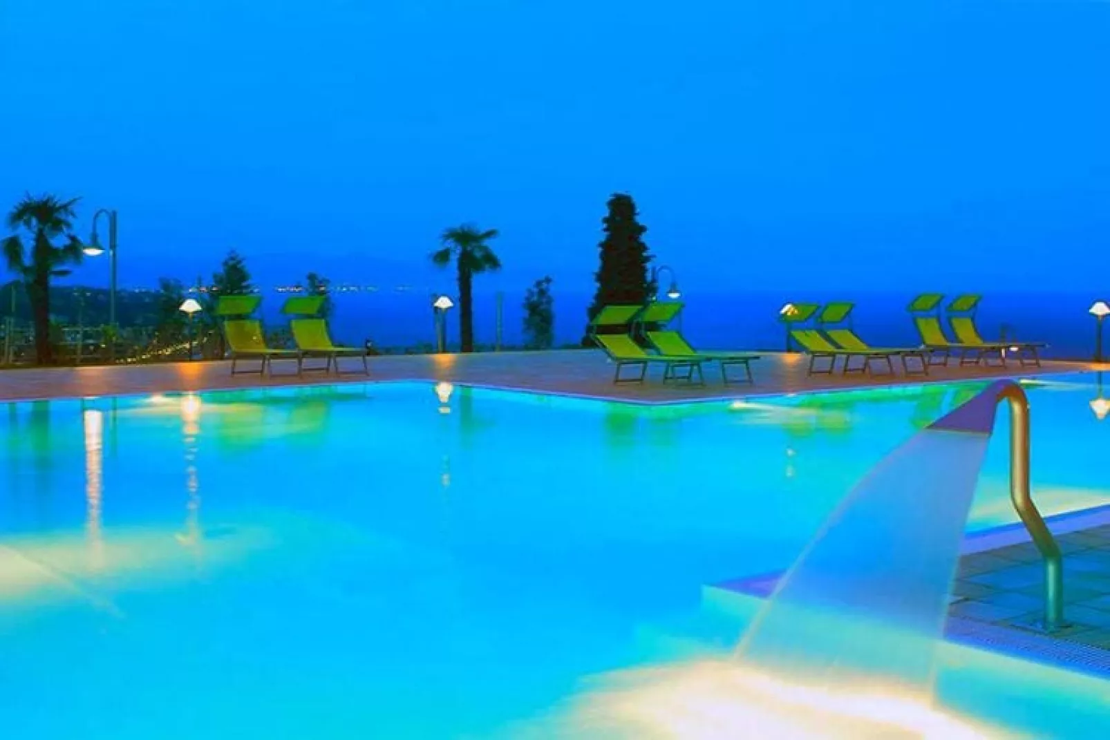 Residence Villa Beuca Cogoleto - B3 bei Belegung mit 1-3 Pers-Schwimmbad