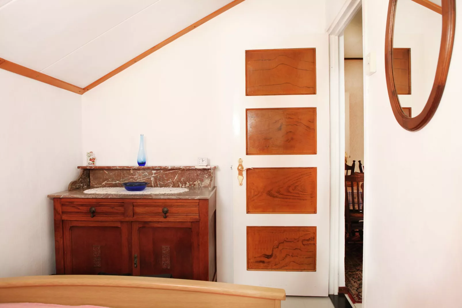 Honthem-Bedroom