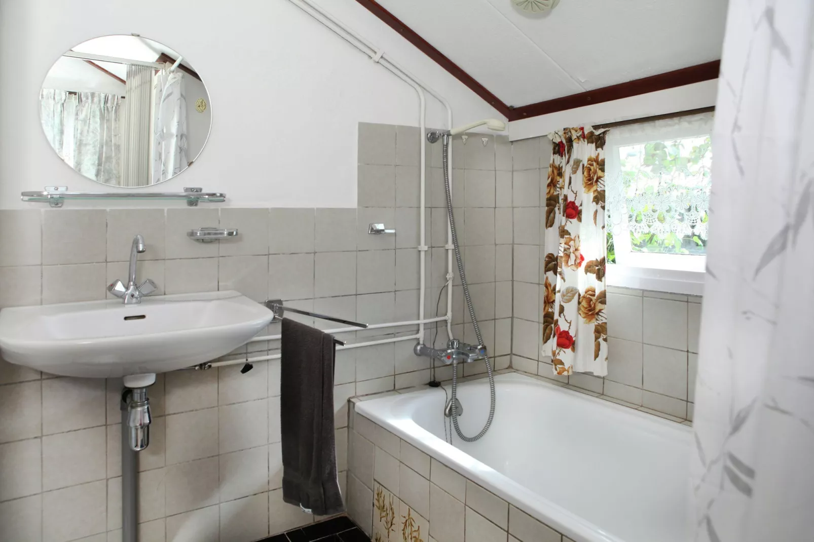 Honthem-Bathroom