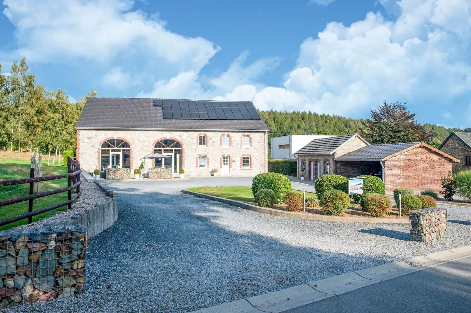 Cottage Saint Hilaire-Exterior summer