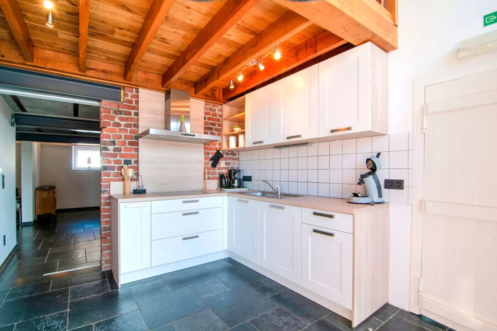 Cottage Saint Hilaire-Kitchen