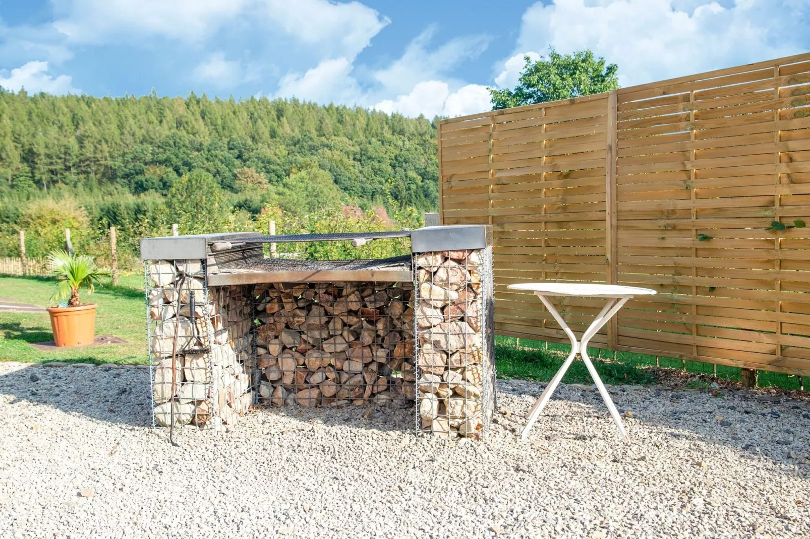 Cottage Saint Hilaire-Gardens summer