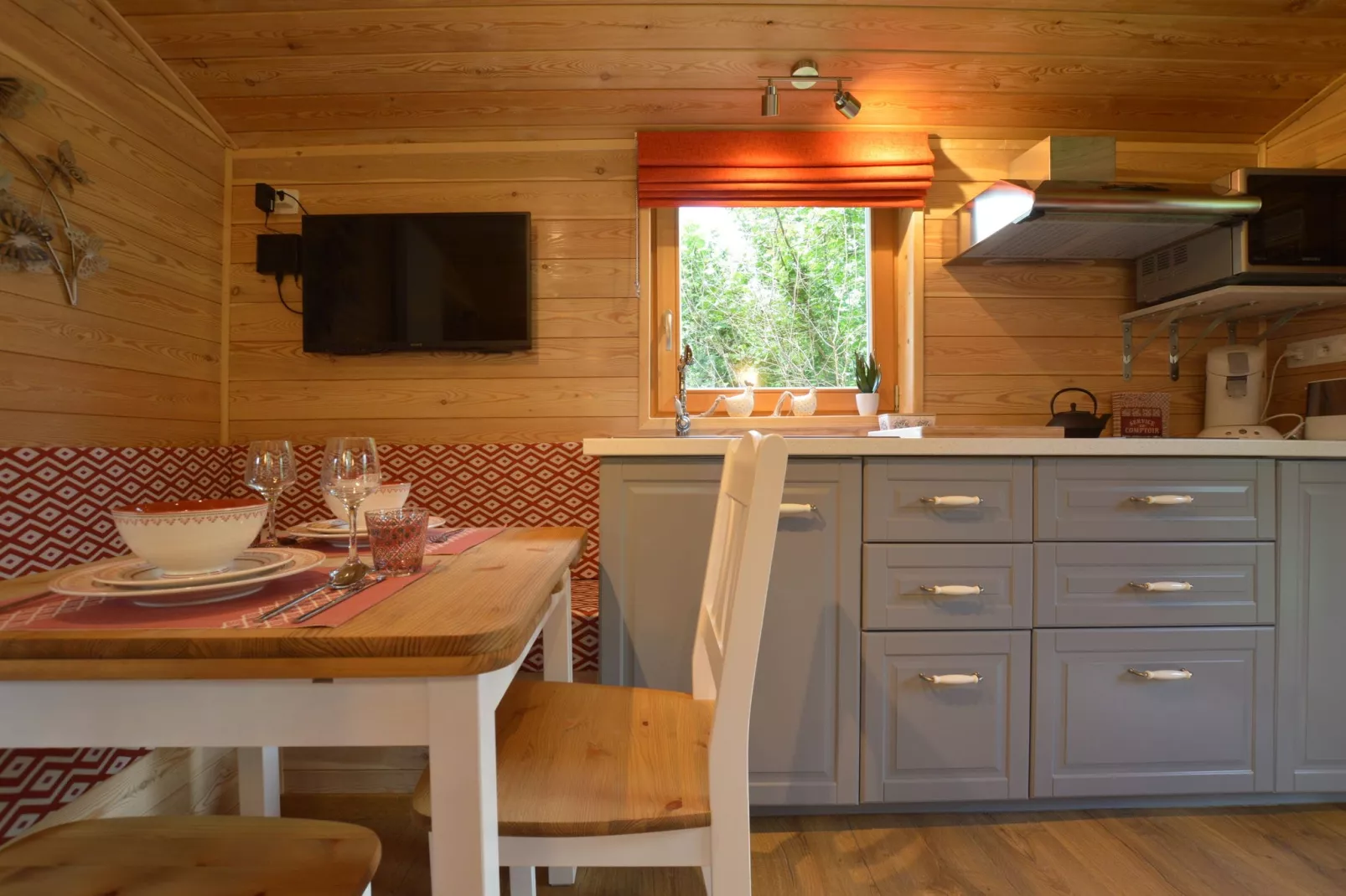 Manureva-Kitchen