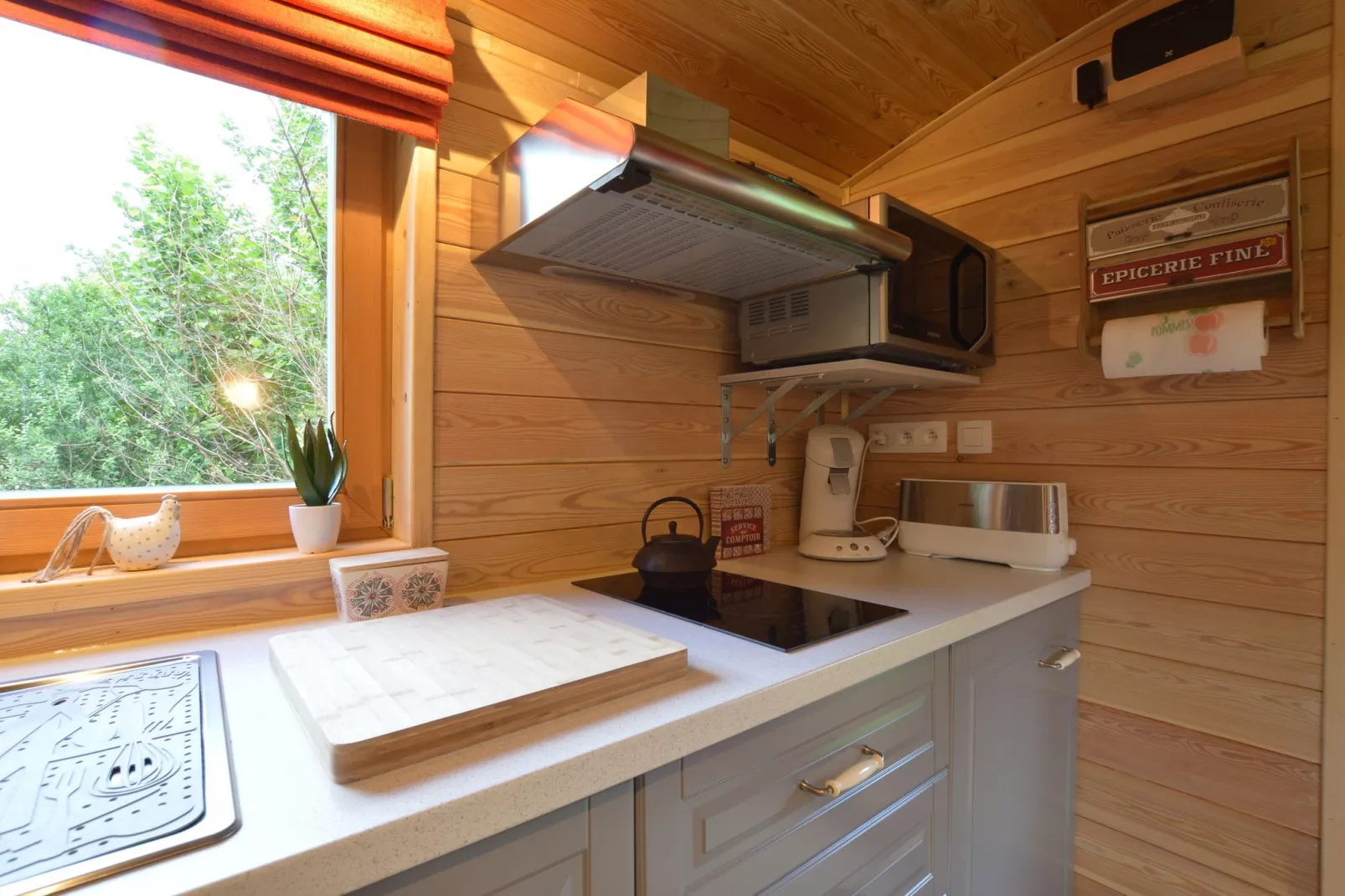 Manureva-Kitchen