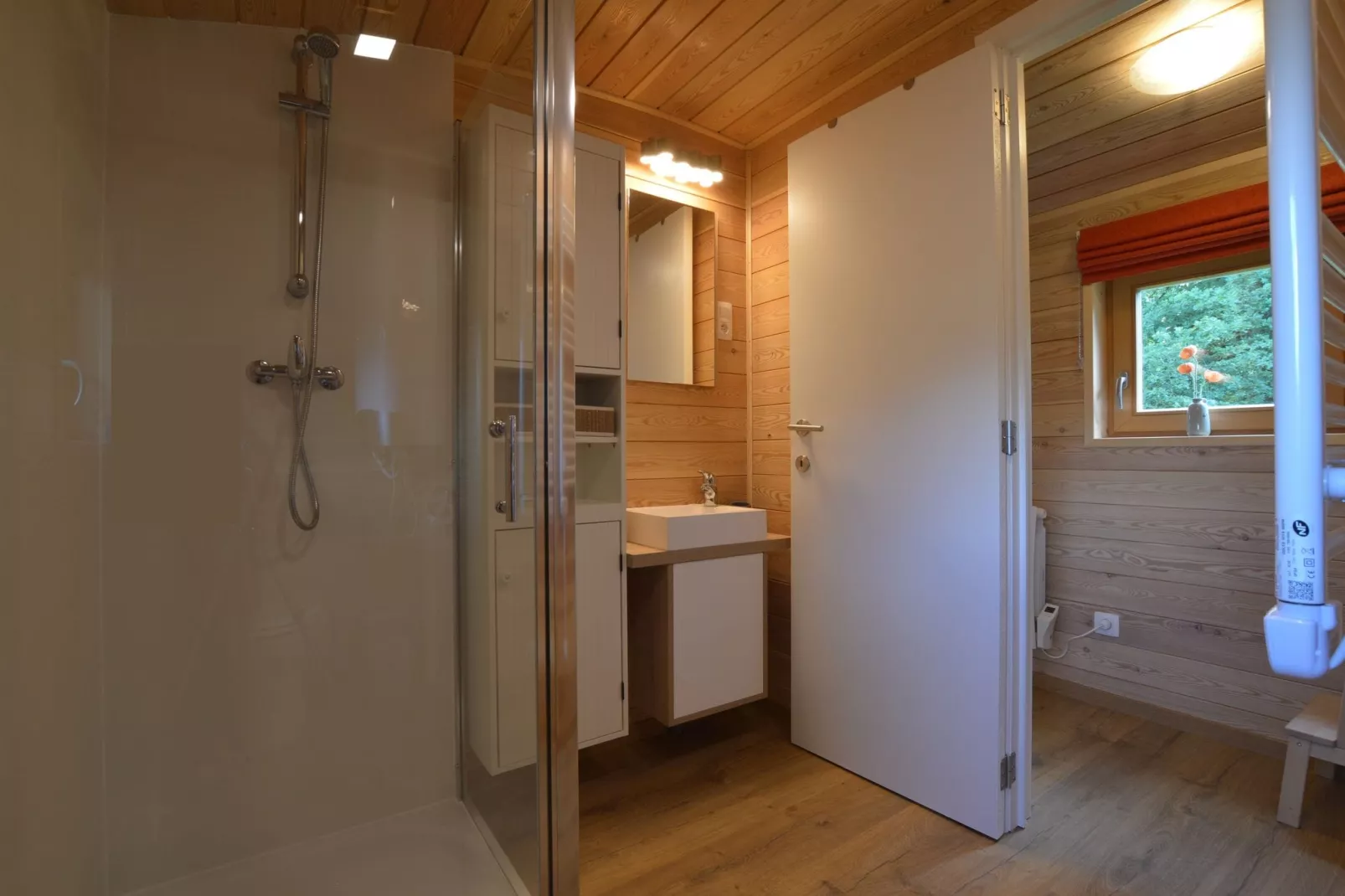 Manureva-Bathroom