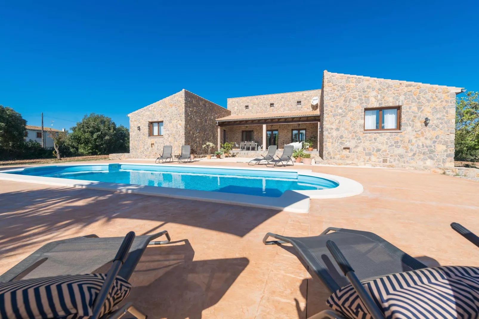 Bellpuig 4-Exterior summer