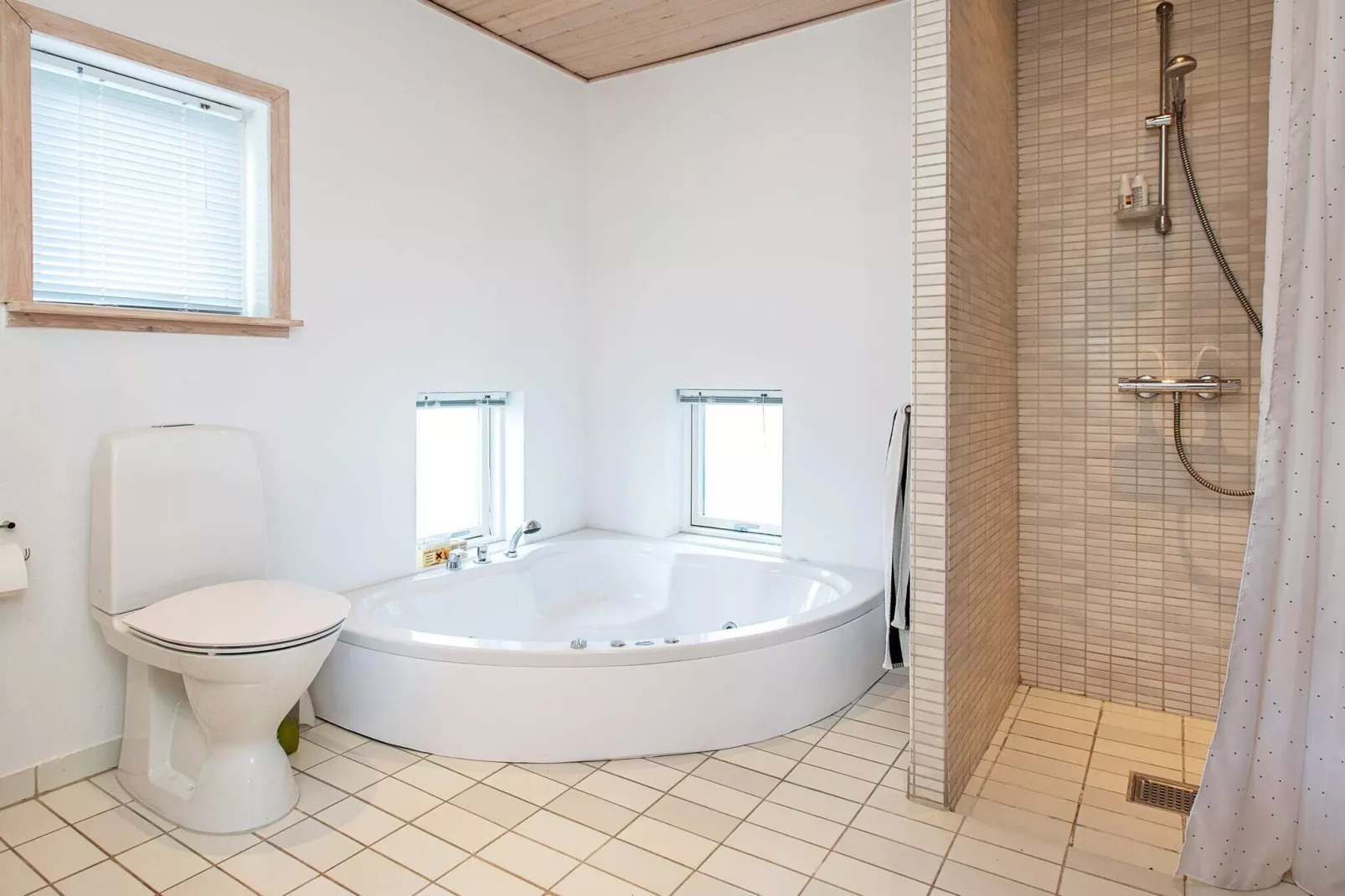 6 person holiday home in Væggerløse