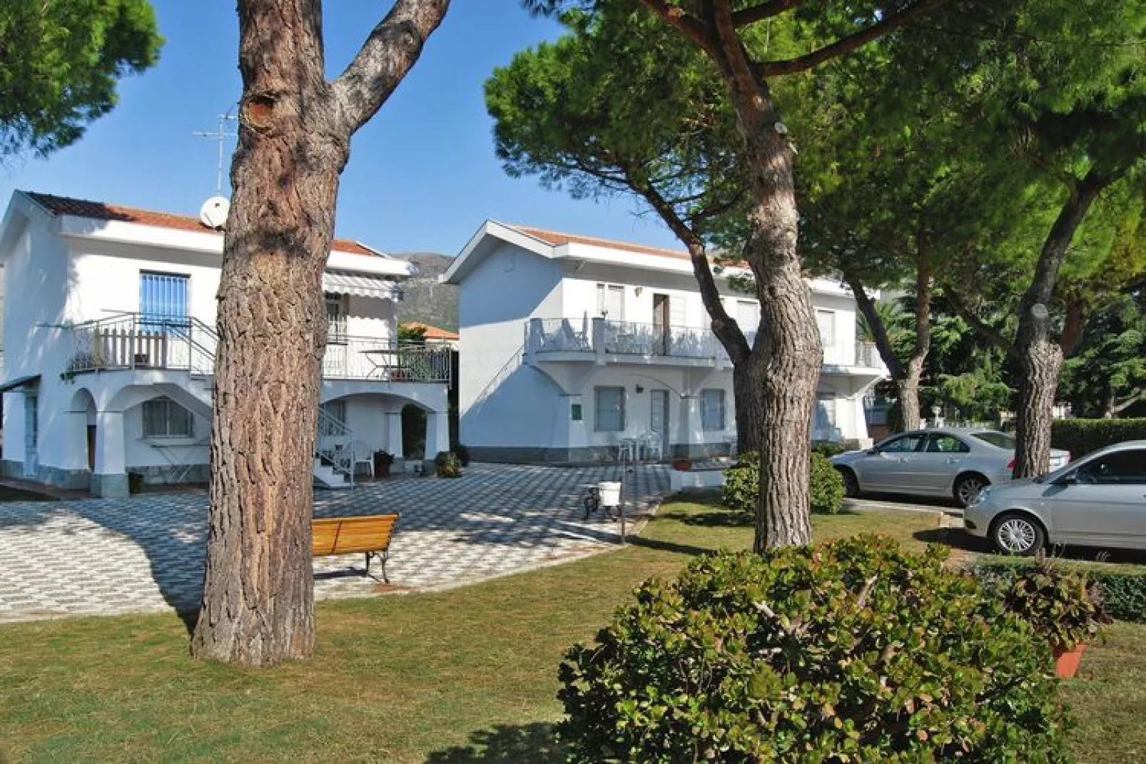 Residence Annina Ceriale - Two-Room Apt 4 Pax B4-Exterior summer