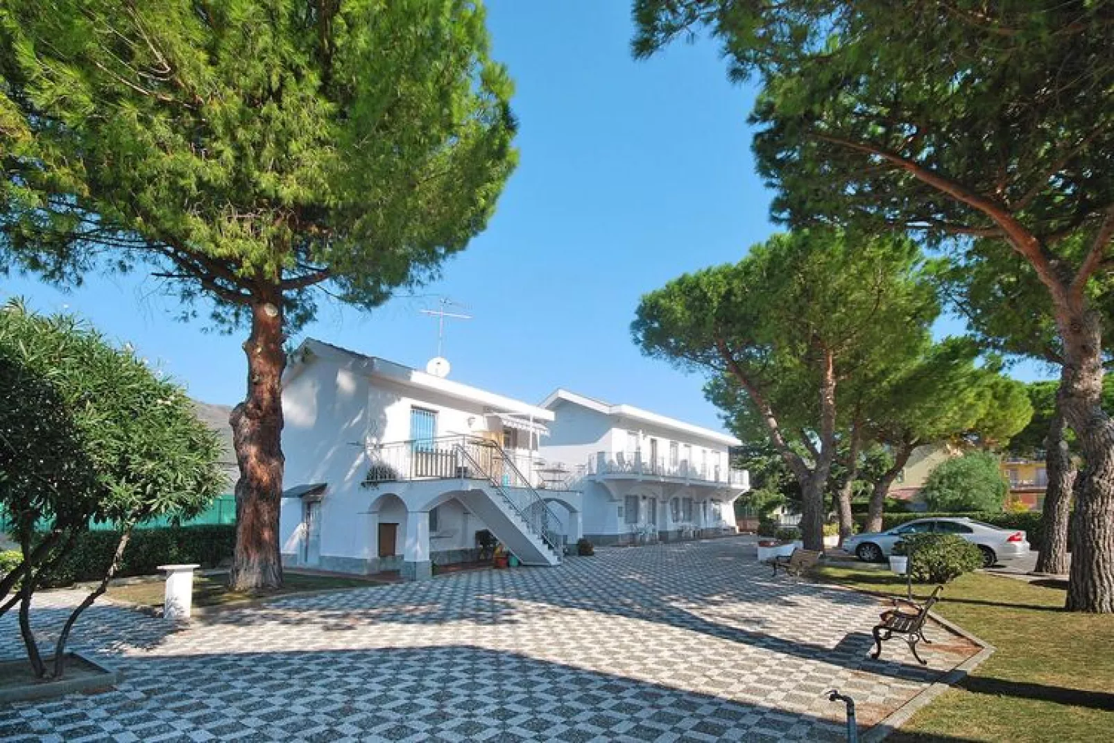 Residence Annina Ceriale - Trilocale 5 Pax R5 / C5-Exterior summer