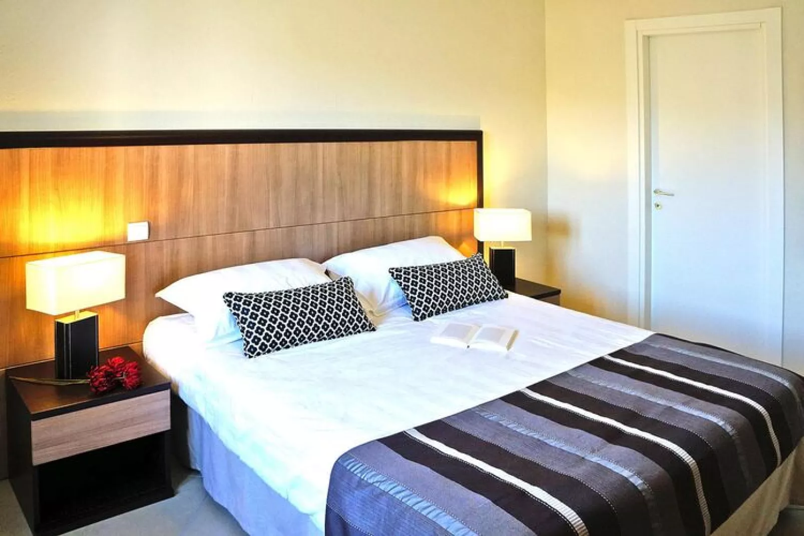 Residence Salina Bay Porto-Vecchio // F2 - 2-4 pers côté piscine-Schlafzimmer