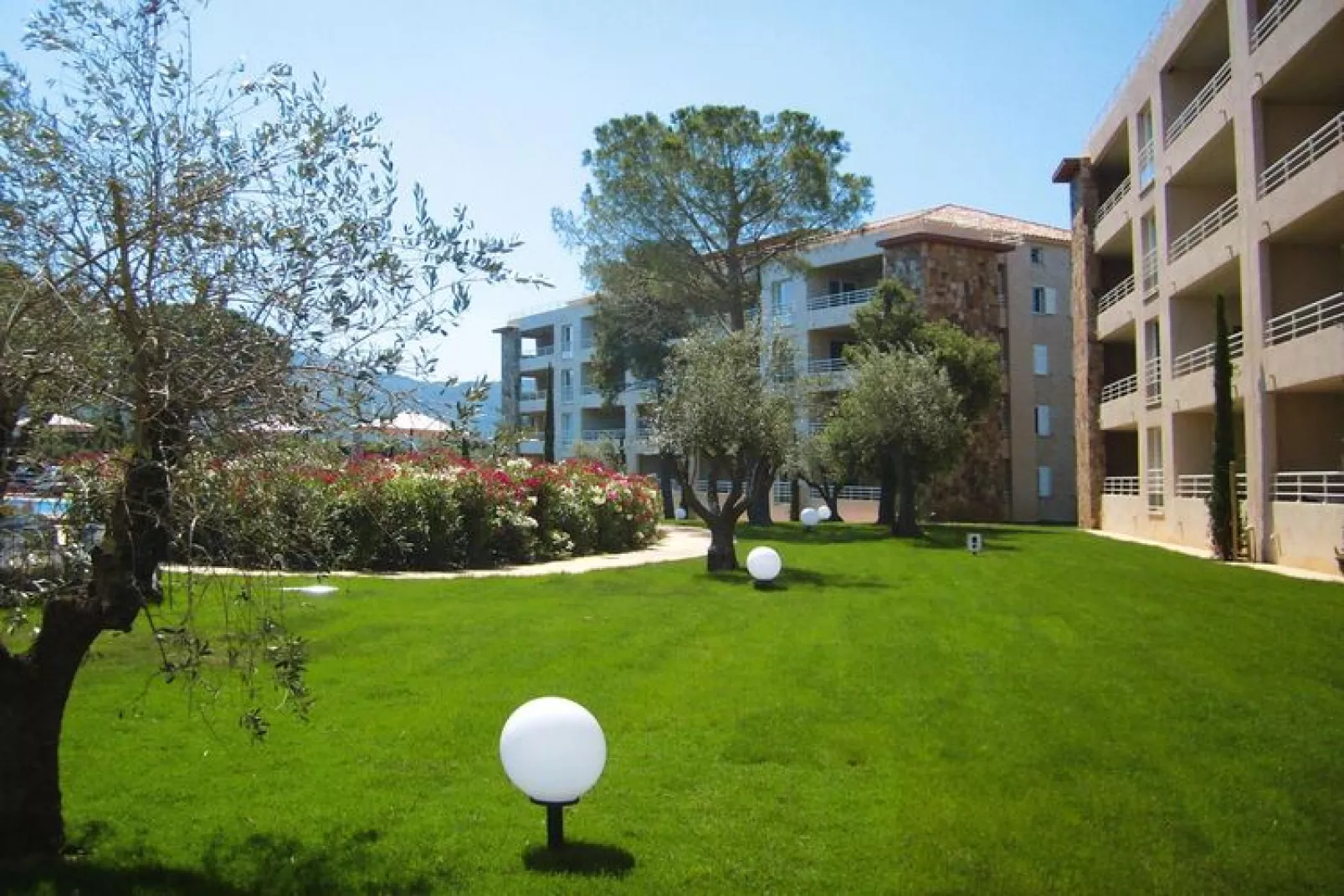 Residence Salina Bay Porto-Vecchio // F2 - 2-4 pers côté piscine-Gärten Sommer