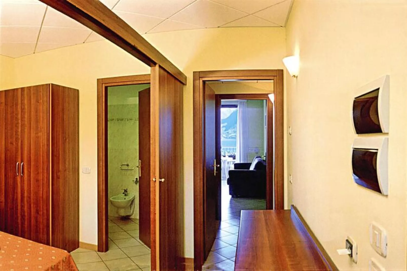 Residence Zust, Verbania Intra-Trilo-Living room