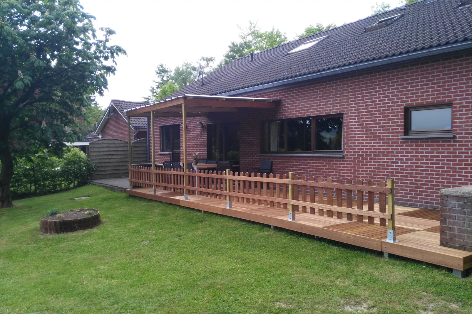 La Canadienne-Exterior summer