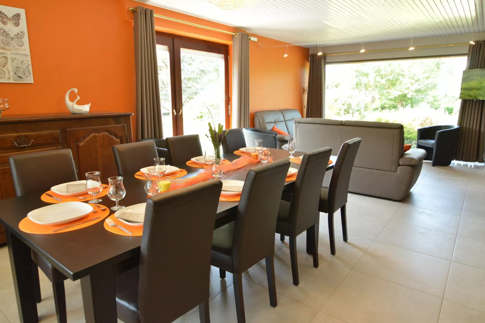 Le jardin de Marjolaine-Dining room