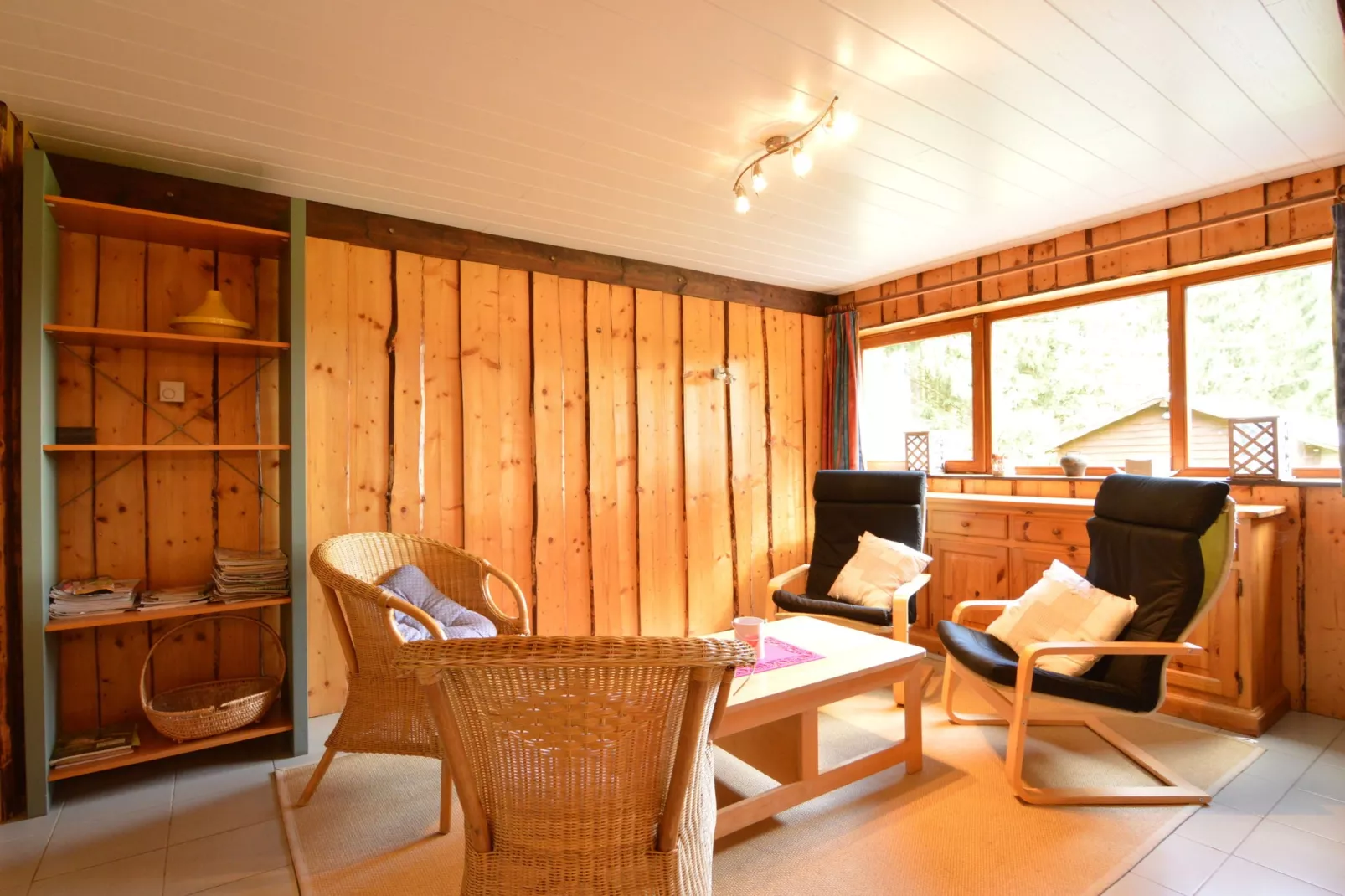 La Canadienne-Living room