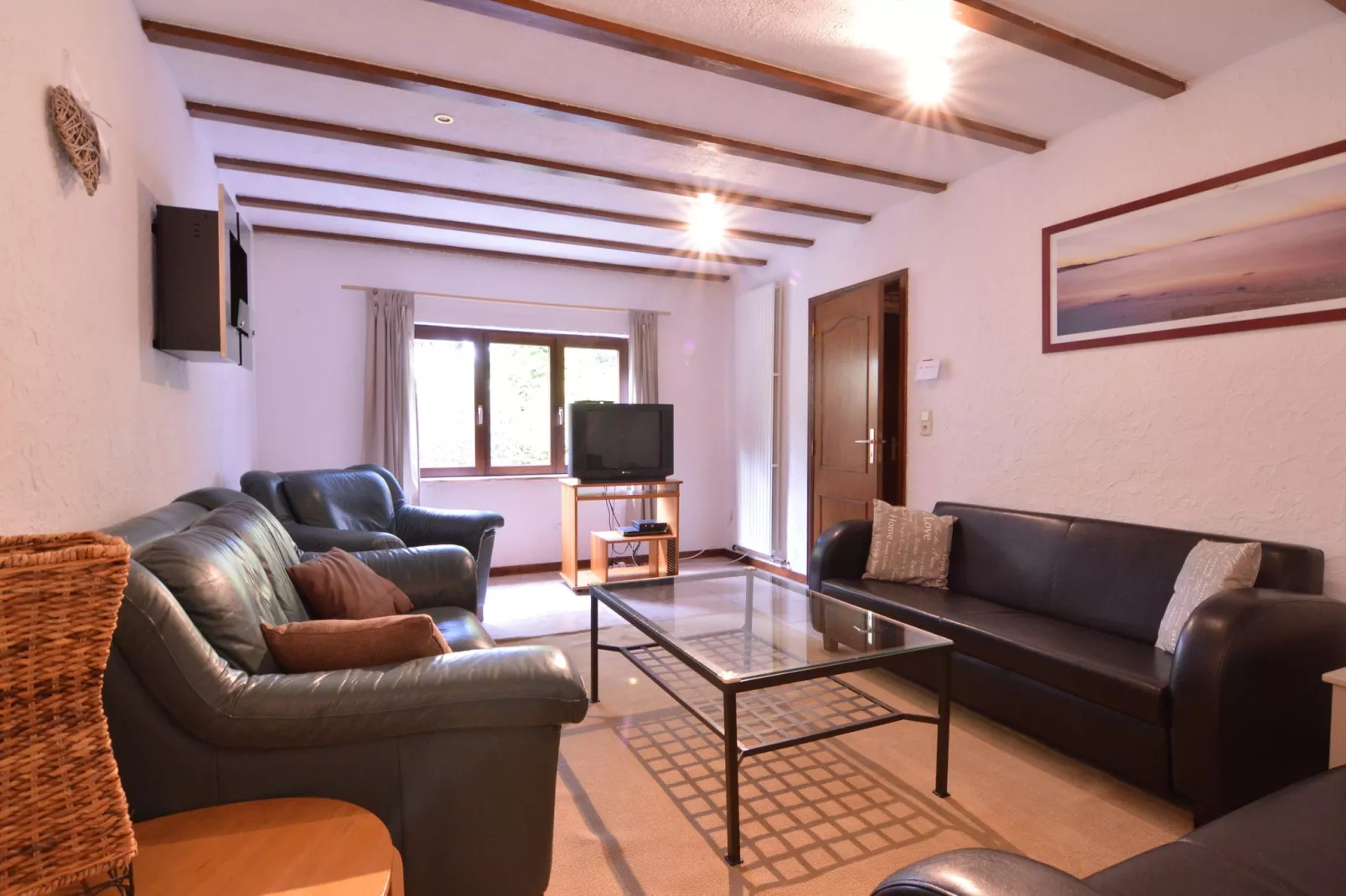 La Canadienne-Living room