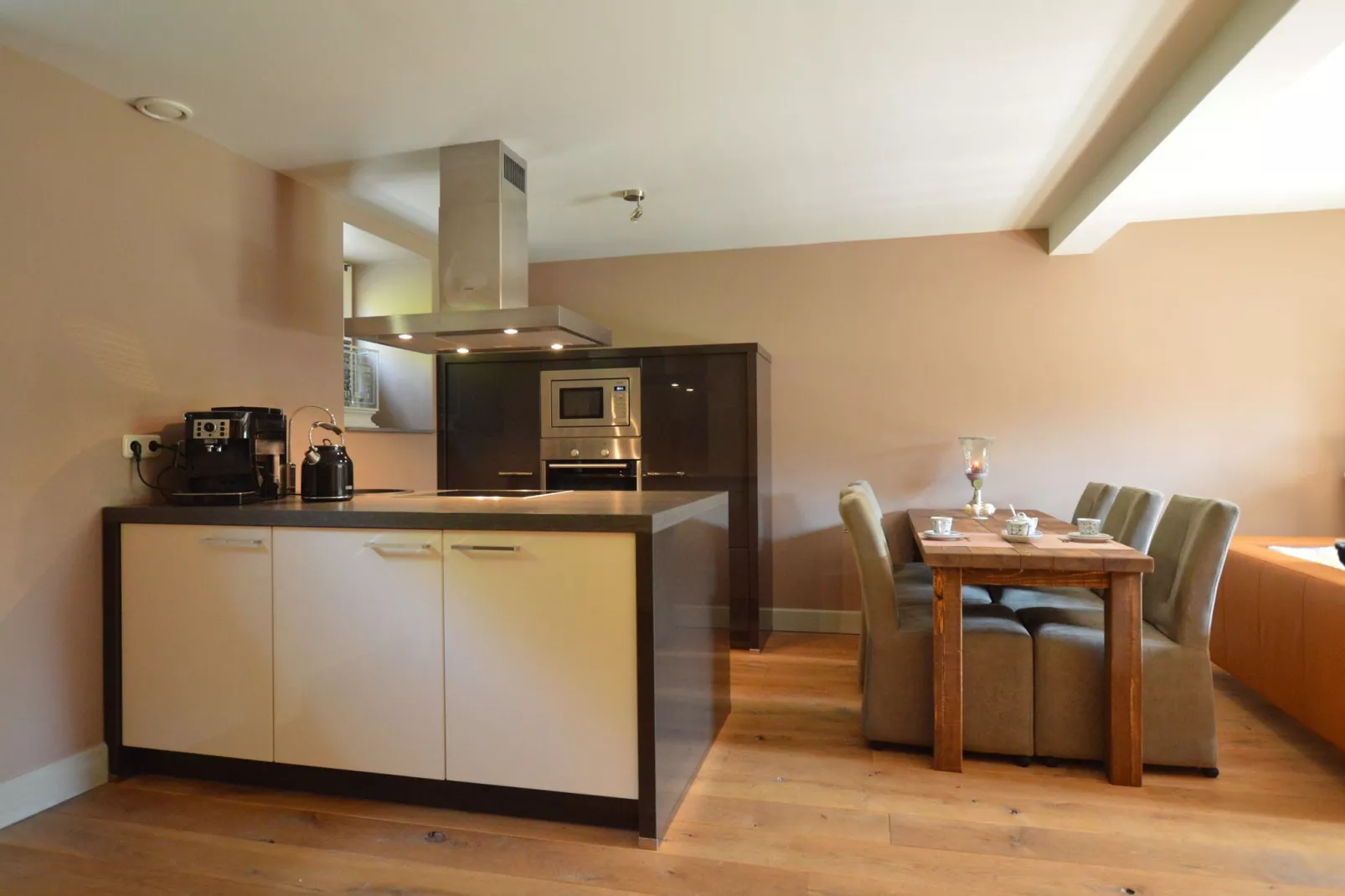 Hoeve A Gen Water- Donderblumke-Kitchen