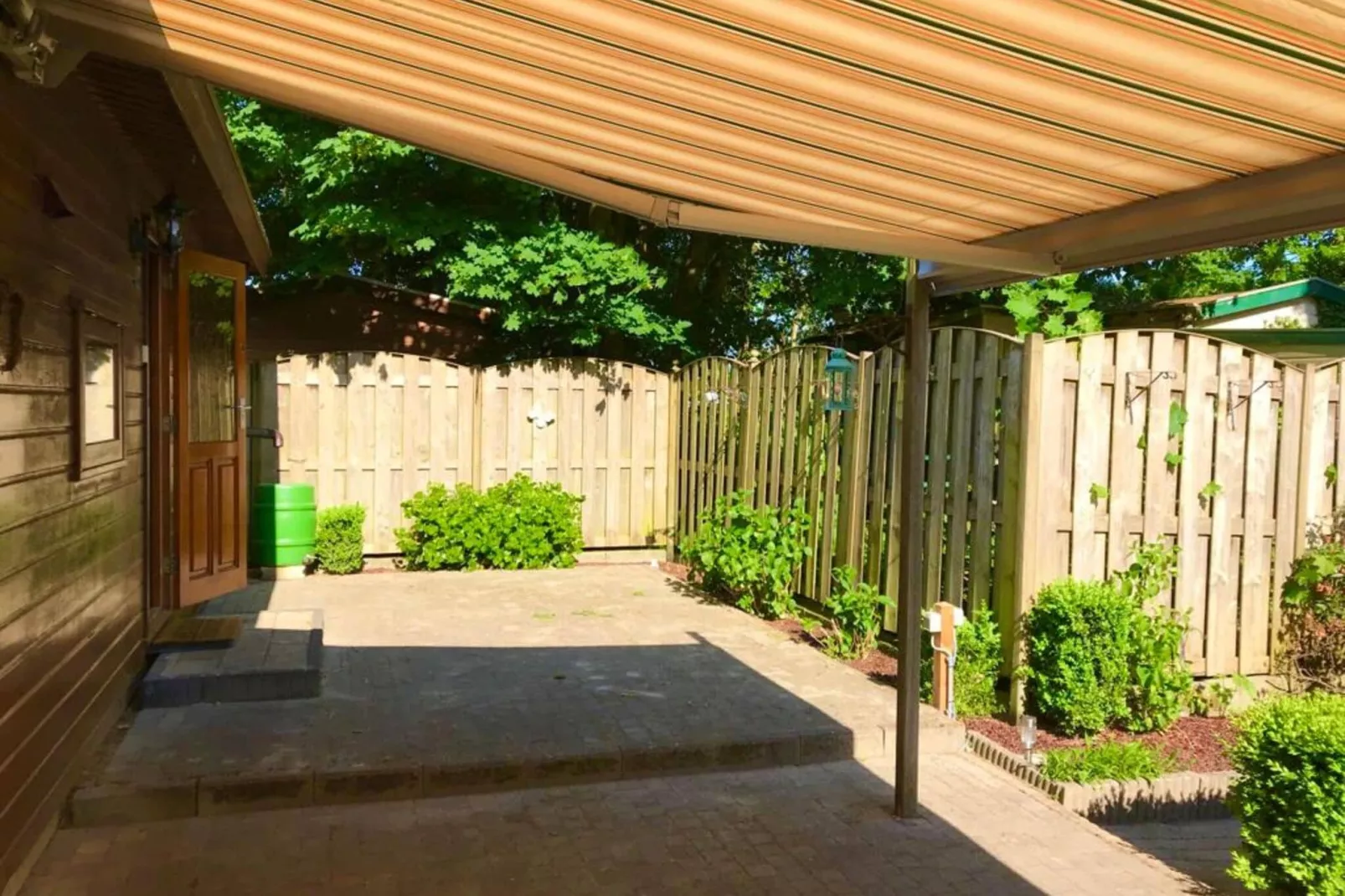 Chalet 'Bosanemoon'-Terrace balcony