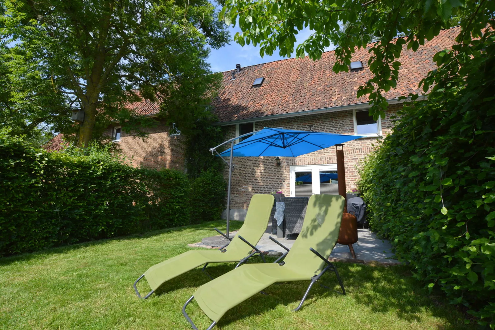 Hoeve A Gen Water- Donderblumke-Gardens summer