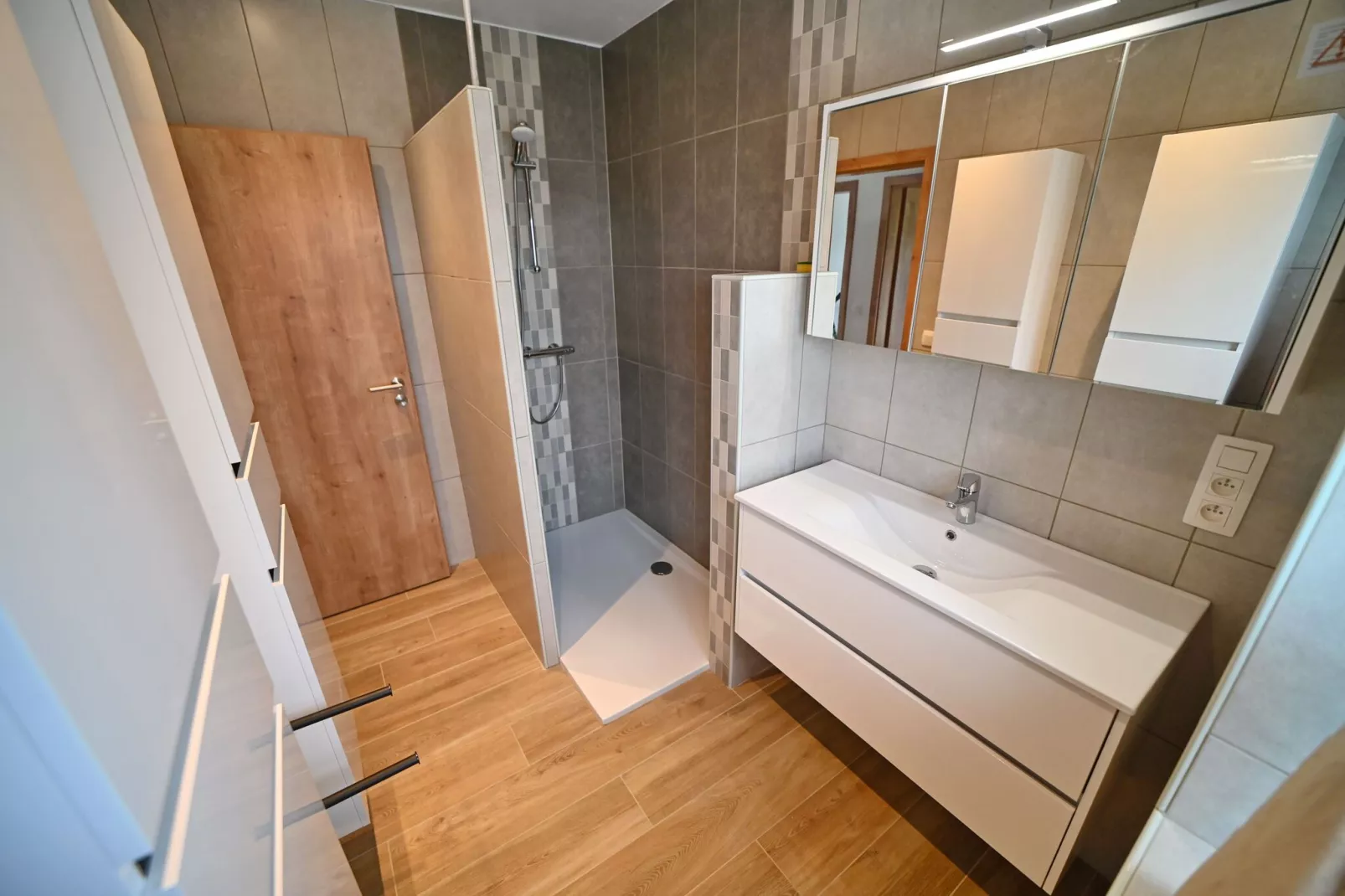 PETITE MAISON DANS LA PRAIRIE-Bathroom