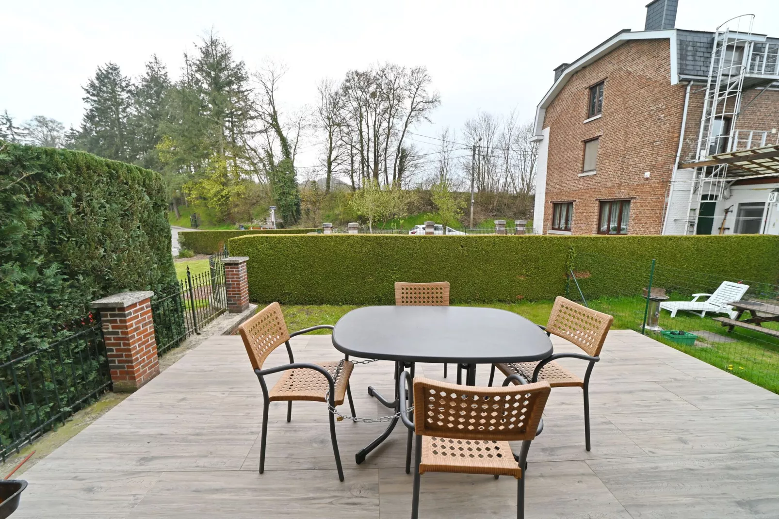 PETITE MAISON DANS LA PRAIRIE-Gardens summer